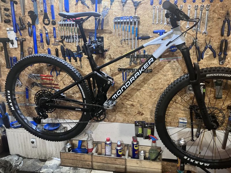 Mondraker Raze black/dirty white