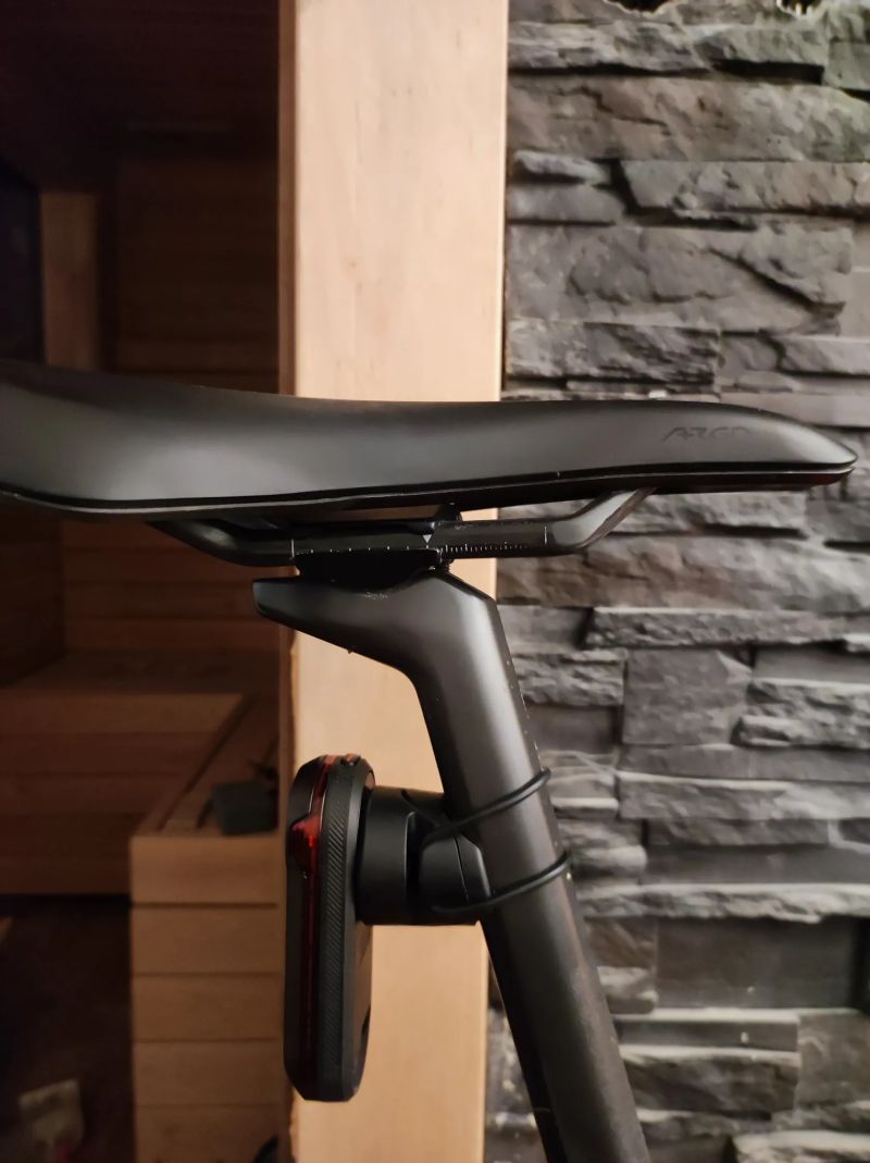 Sedlo FIZIK Vento Argo R1 140 mm