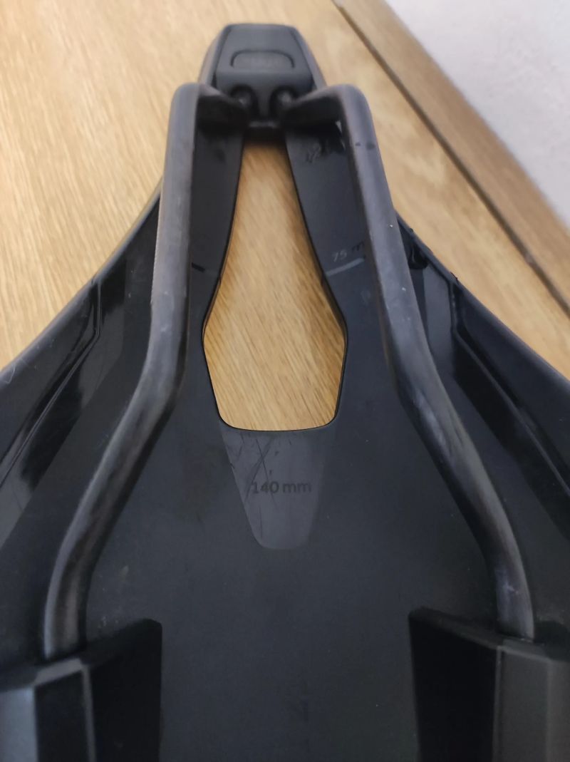 Sedlo FIZIK Vento Argo R1 140 mm