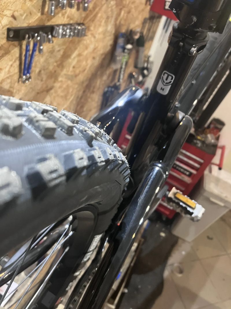 Mondraker Raze, fog grey/nimbus grey/vortex grey