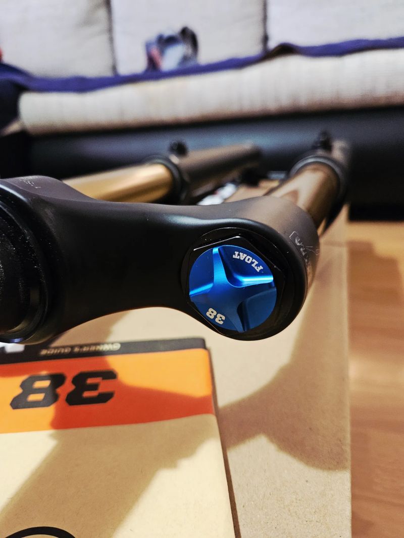 Nová FOX Float 38 Factory Fit Grip X2 Evol Kashima 170mm 29" 2026