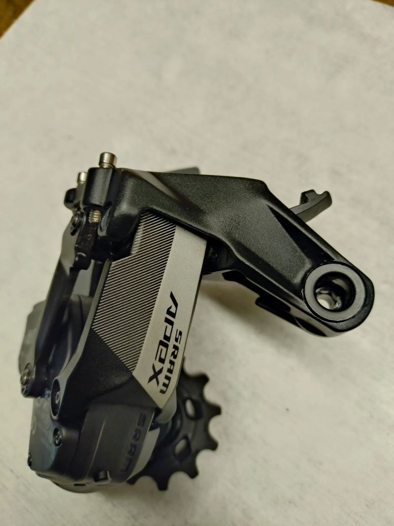 Přehazovačka SRAM APEX