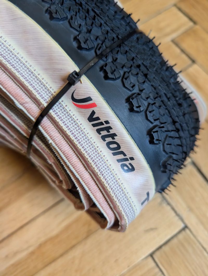 Vittoria Terrano Dry Gravel Lite 700x47 Graphene - 2 ks