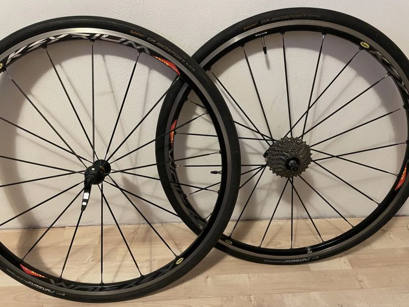 Canyon Ultimate CF SL F10 - 6,95 kg, Dura-Ace
