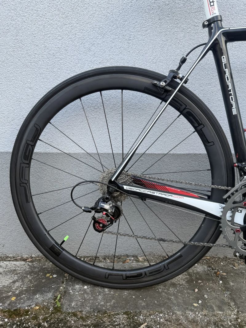 Prodám karbonové silniční kolo Dedacciai