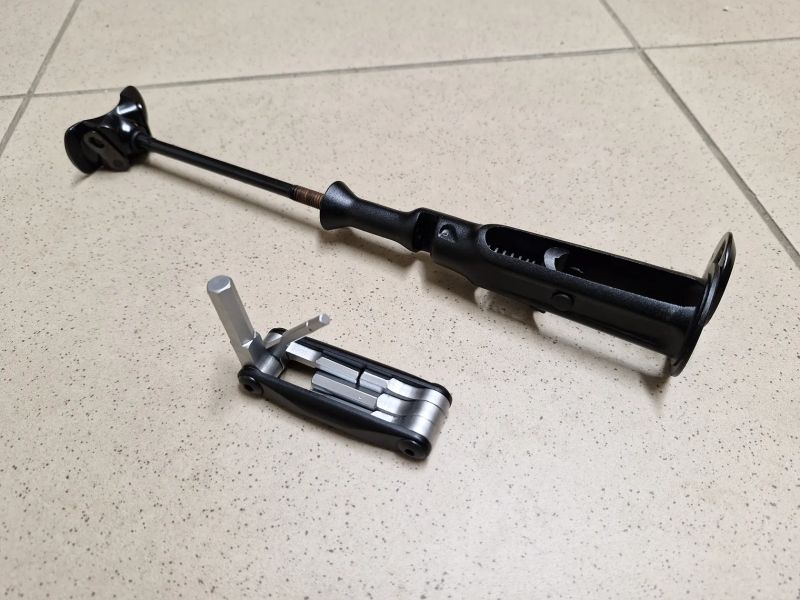 Nářadí do sloupku vidlice Specialized Swat Conceal Carry MTB Tool