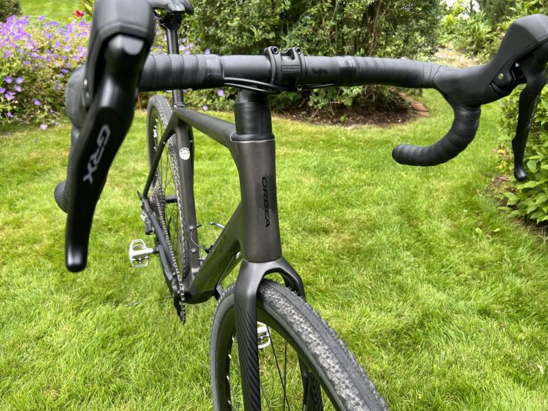 Orbea Terra M30 Team 1X – karbonový gravel, téměř nový - 400 km