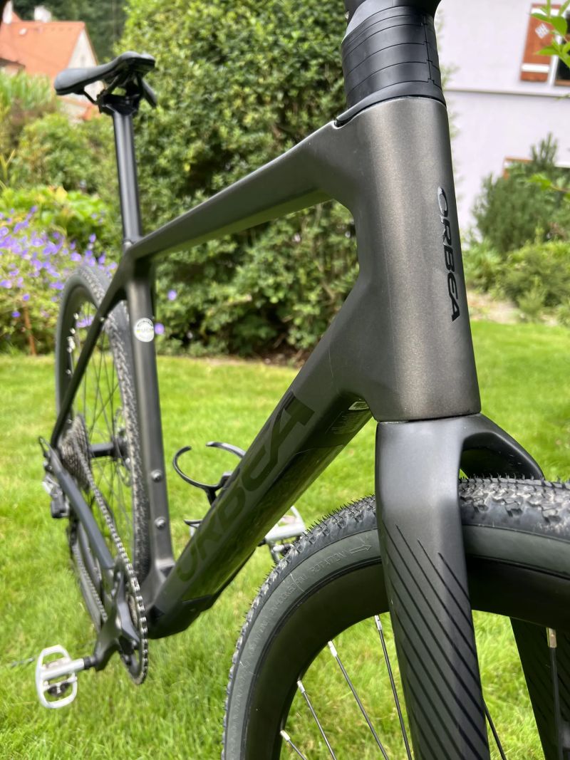 Orbea Terra M30 Team 1X – karbonový gravel, téměř nový - 400 km