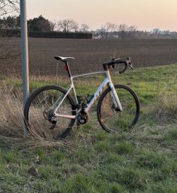 Scott Addict 10 (2024) – Carbon, SRAM Rival eTap AXS – XL