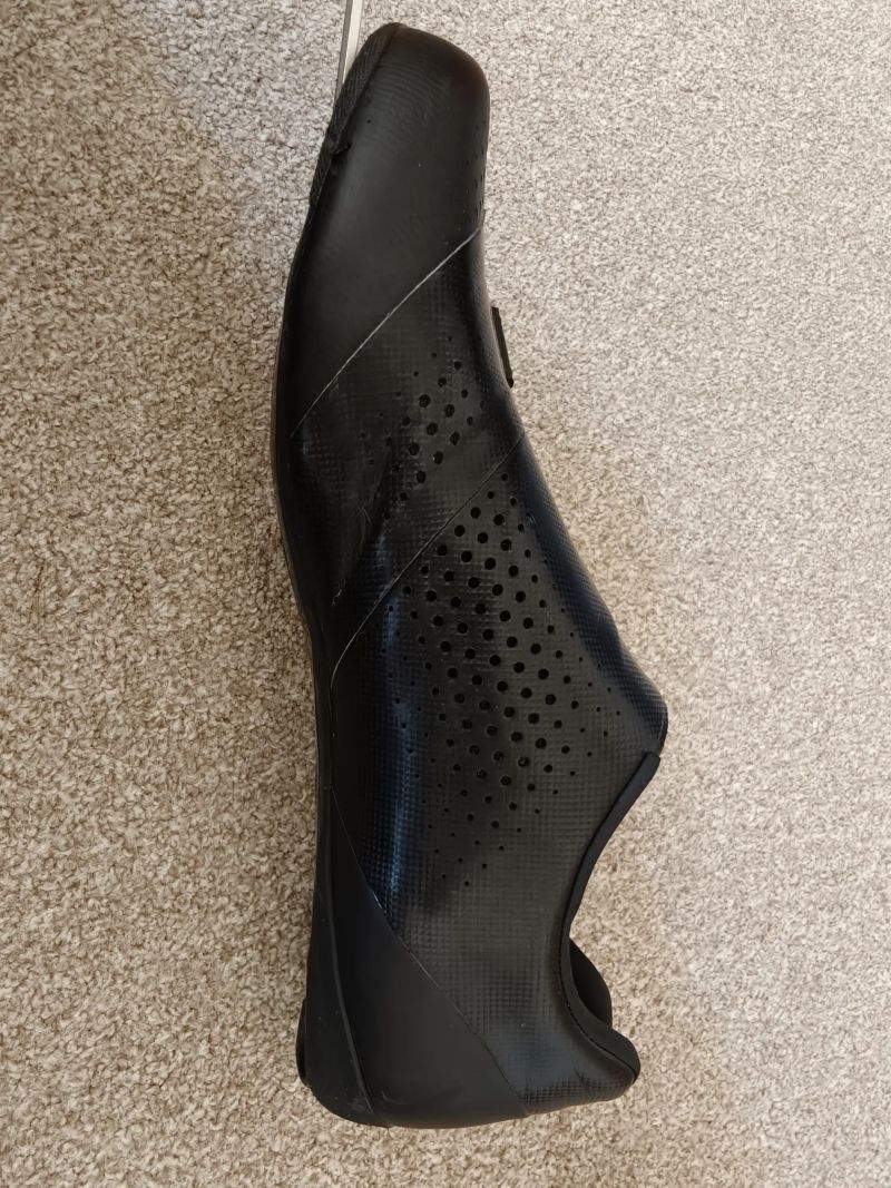 Tretry Shimano SH-RC500 černé 