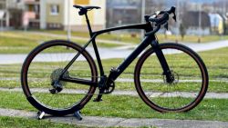 Rock Machine GravelRide 900 AXS, karbon, velikost L, elektrický SRAM a elektrická teleskop sedlovka