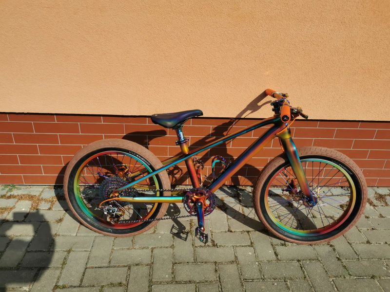 20" karbónové kolo – OIL SLICK / CANDY 