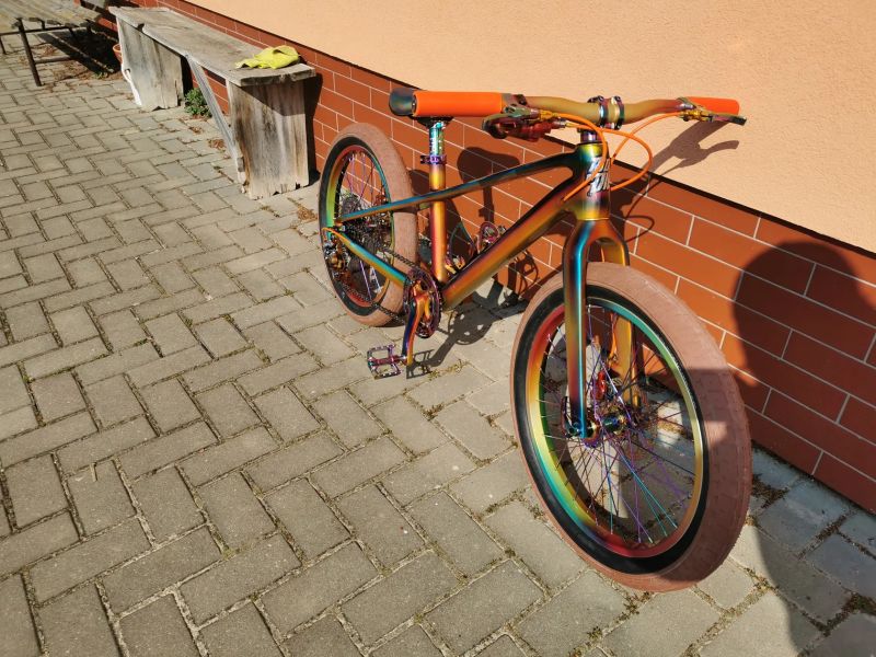 20" karbónové kolo – OIL SLICK / CANDY 