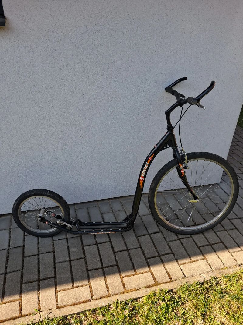 Koloběžka _ Kostka