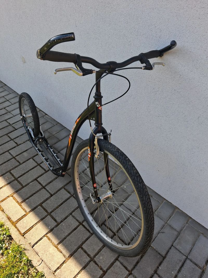 Koloběžka _ Kostka