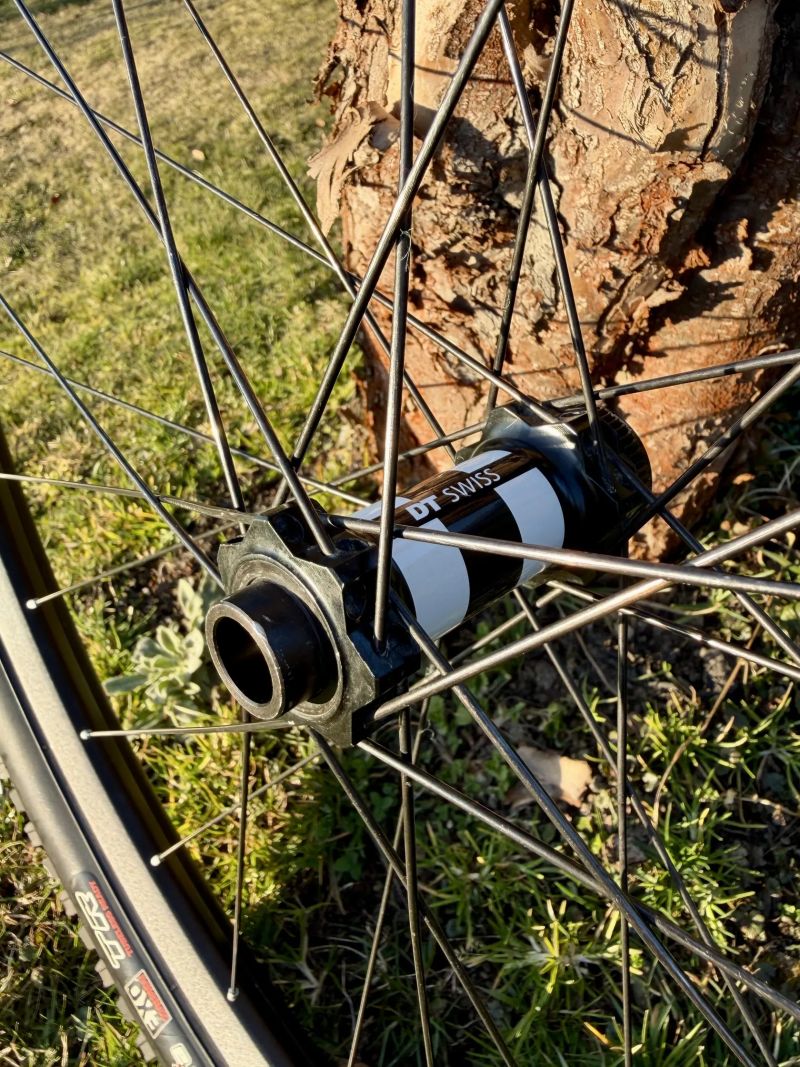 Zapletená Kola DT Swiss - DT 350 + XM401