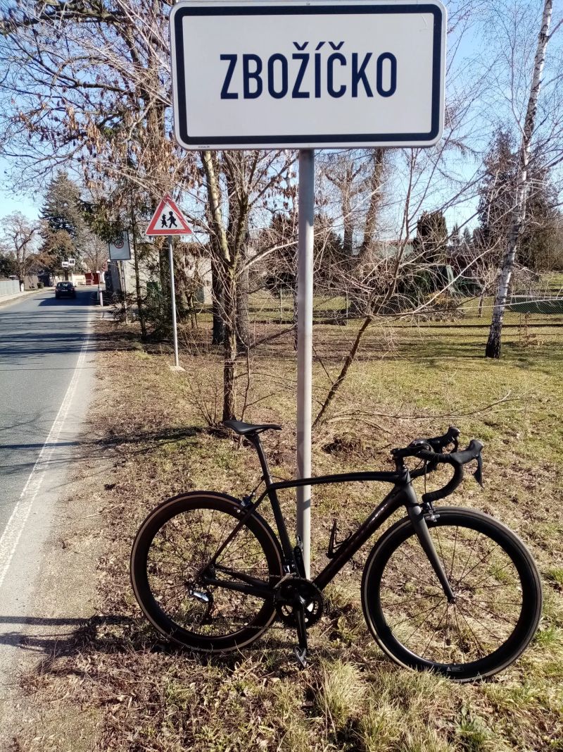 All Black Specialized Tarmac SL5 full Carbon, sada Shimano Ultegra 2x11sp., vel. 54 