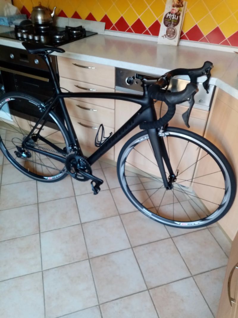 All Black Specialized Tarmac SL5 full Carbon, sada Shimano Ultegra 2x11sp., vel. 54 