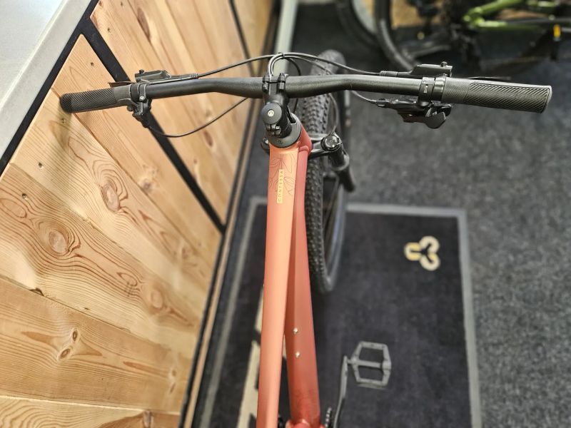 NOVÉ HORSKÉ KOLO SCOTT Contessa Scale 940- M