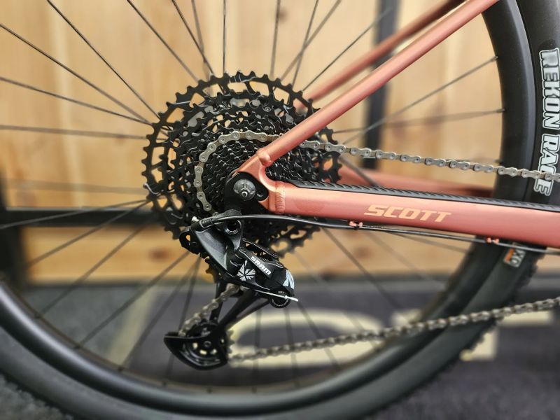 NOVÉ HORSKÉ KOLO SCOTT Contessa Scale 940- M