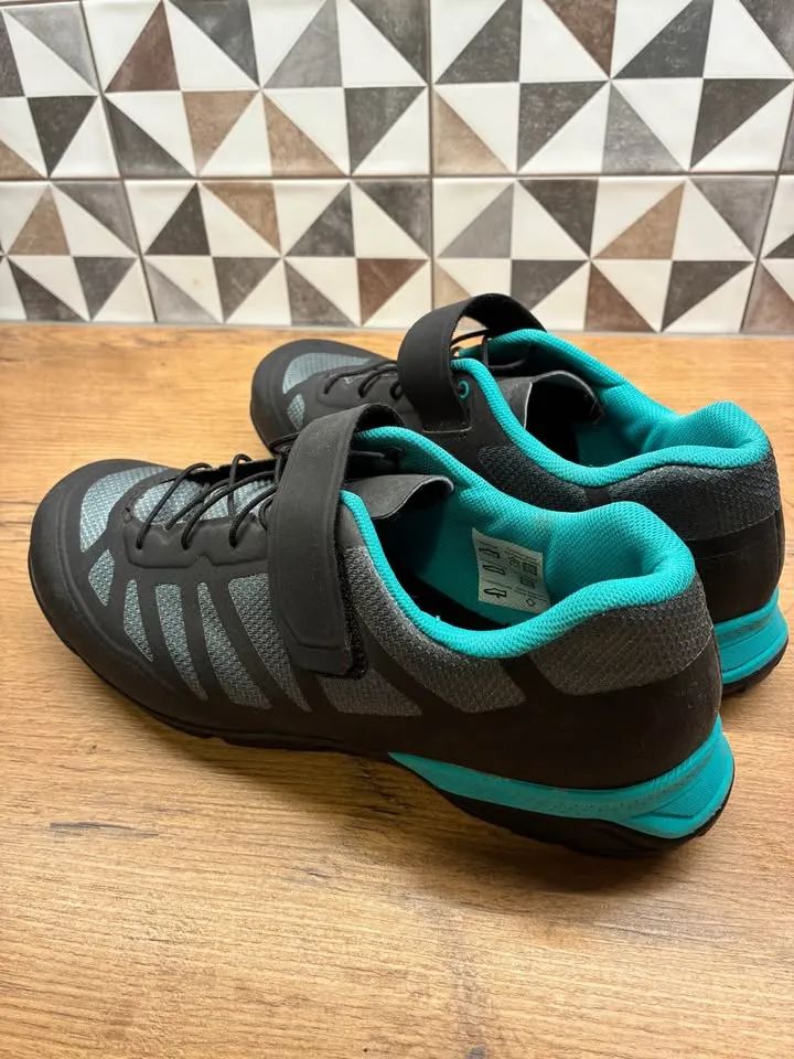  Cyklistické tretry Shimano SH-MT502 vel. 41