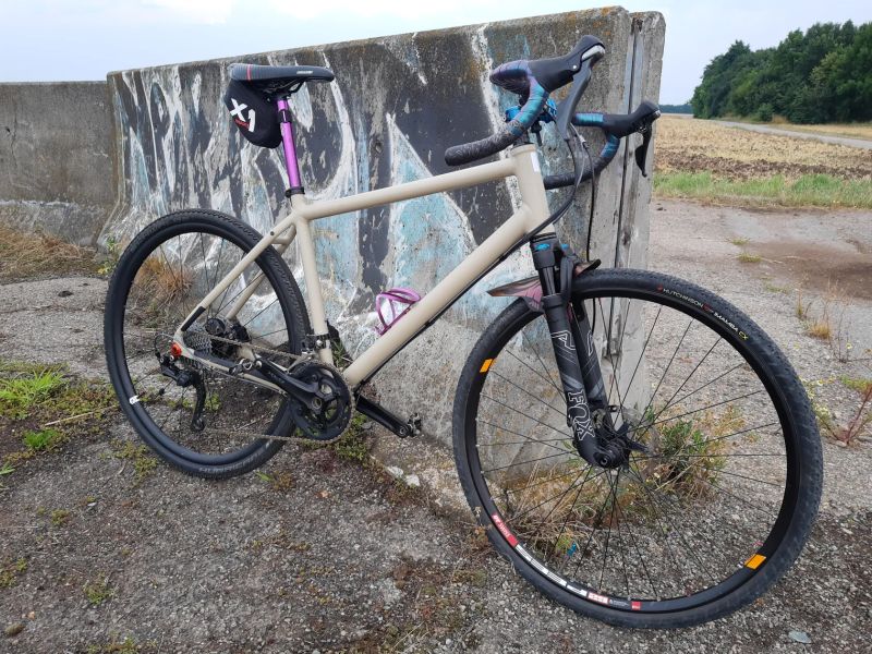 Gravel BC Flint s Fox vidlicí