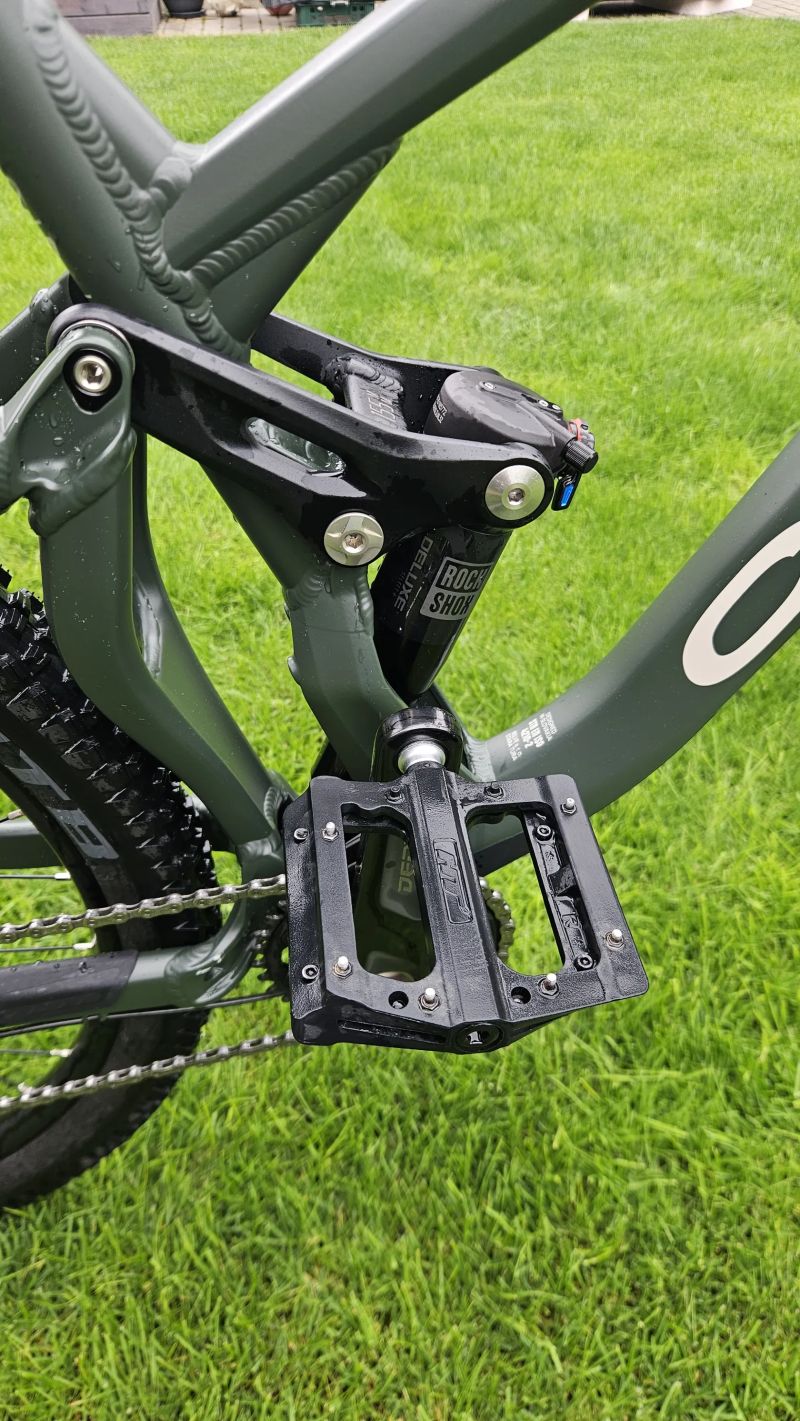 CTM SCROLL Pro NOVÉ ZÁRUKA + nová přilba IXS Trigger AM