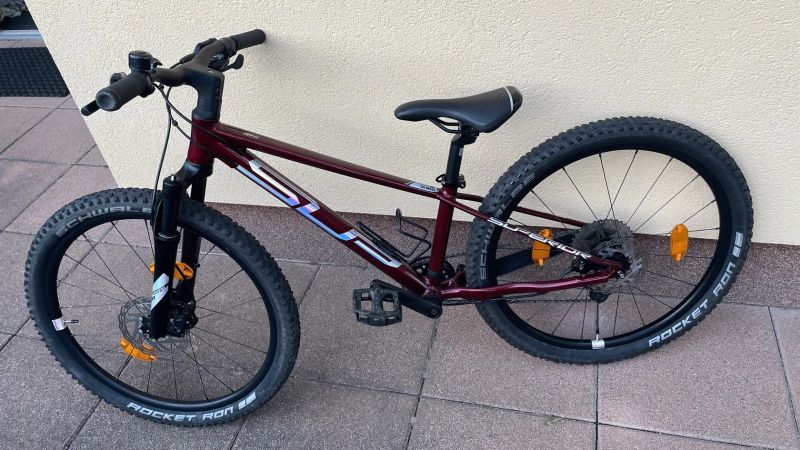 Superior Team 24 Gloss Red