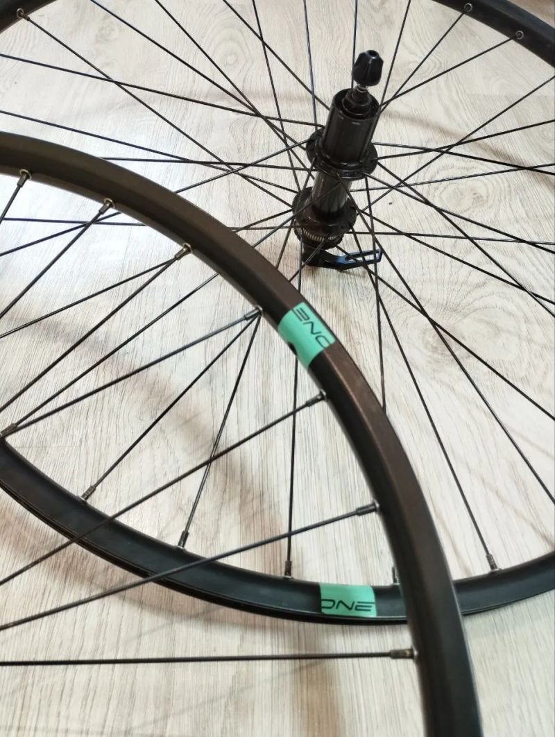 Zapletená kola 29", 32 děr, Shimano HG, Quick release