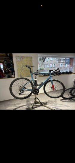 Cannondale SuperSix Evo + Mavic Cosmic Carbon 30mm