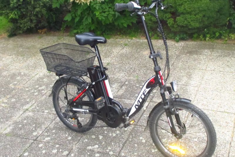 Skládací elektrokolo