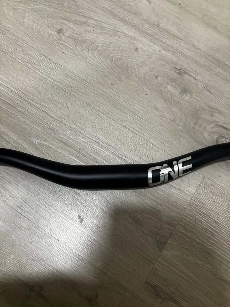 Řídítka OneUp Alloy - 760 mm