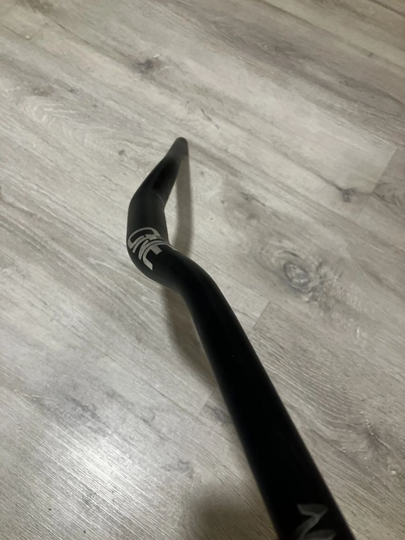 Řídítka OneUp Alloy - 760 mm