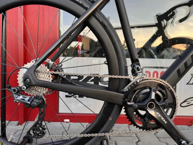 🔥🔥 SLEVA 32.000Kč -36%🔥🔥 Whistle KIOWA GRX810 Carbon / Black Matt - 57 cm / karbonové kola 