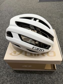 Přilba Giro ARIES SPHERICAL