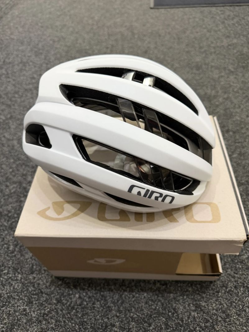 Přilba Giro ARIES SPHERICAL