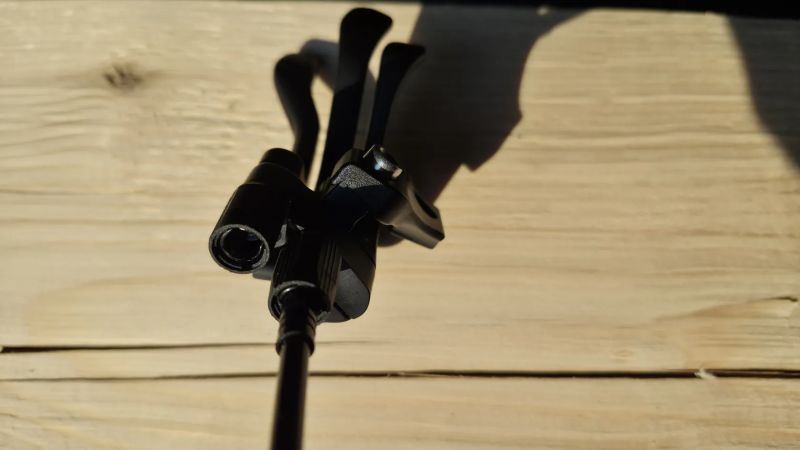 ovládací páčky sedlovky a přední vidlice Scott Twinlock (třípolohové)