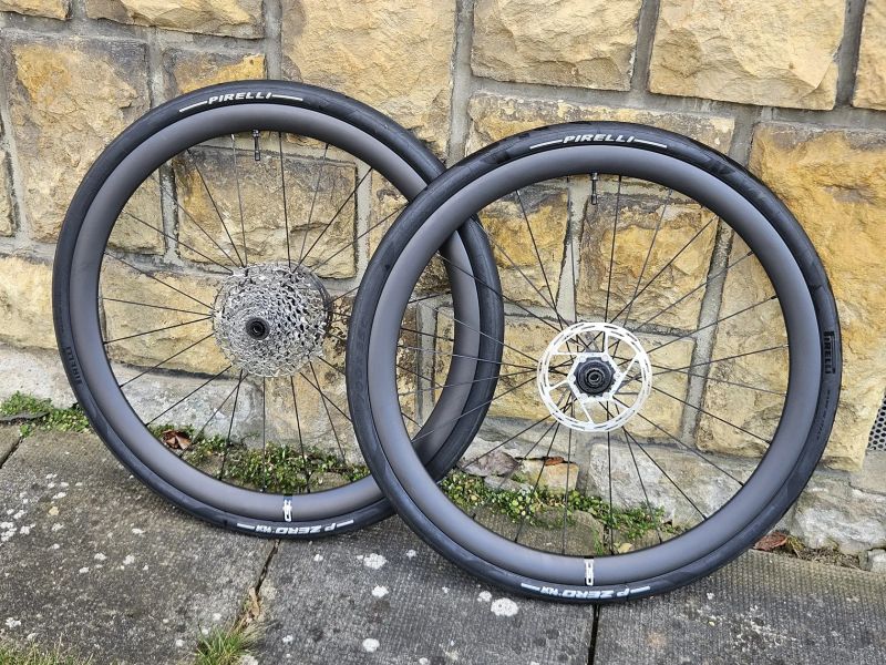 Karbonová kola CSC 40mm x 30/23mm (HG/CL)