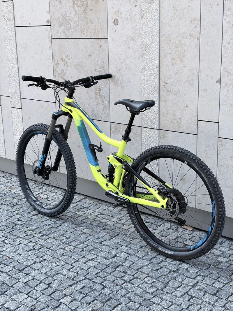 Giant Trance 2, 27,5” vel. S, roku 2017