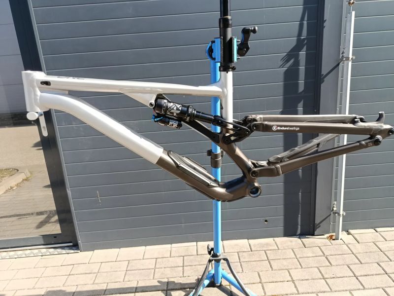 Specialized Stupmjumper EVO Alloy + tlumák