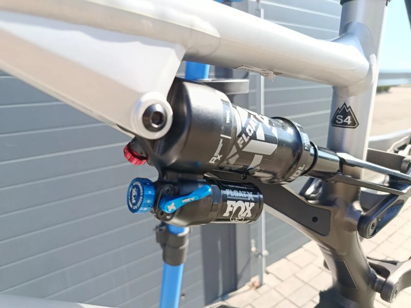 Specialized Stupmjumper EVO Alloy + tlumák