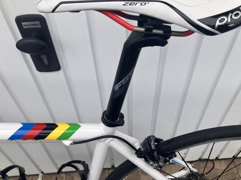 SILNIČNÍ KOLO PRO MENŠÍ POSTAVY PRO JUNIORY