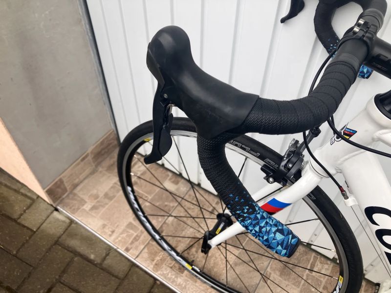 SILNIČNÍ KOLO PRO MENŠÍ POSTAVY PRO JUNIORY