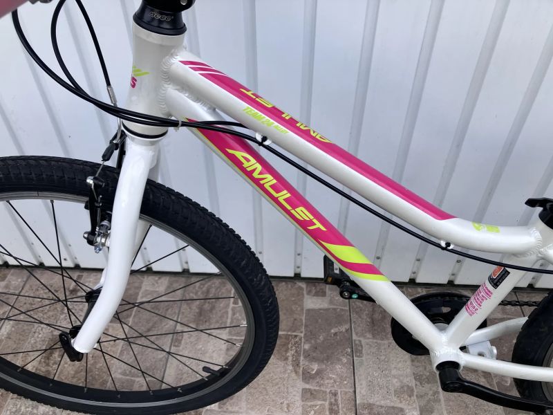 DÍVČÍ AMULET 24 1X7