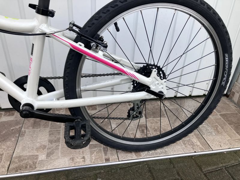 DÍVČÍ AMULET 24 1X7