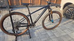 Závodní karbonové XC kolo – velikost S (15“), 27,5“