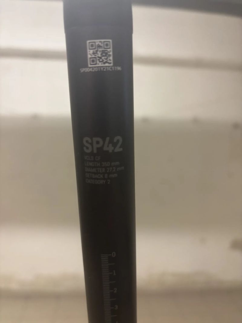 Karbonová sedlovka Canyon 