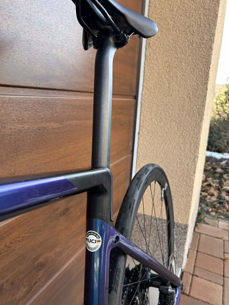 REVEAL FOUR DISC Ultegra Di2 2022