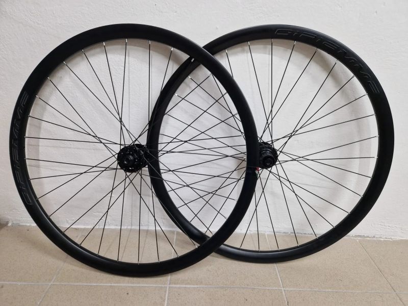 Prodám nová Italská zapletená kola Gipiemme Gravel 825 Disc. 