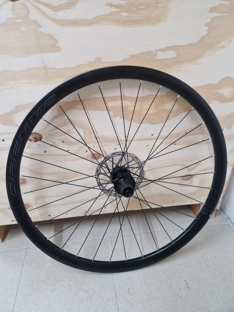 Prodám nová Italská zapletená kola Gipiemme Gravel 825 Disc. 